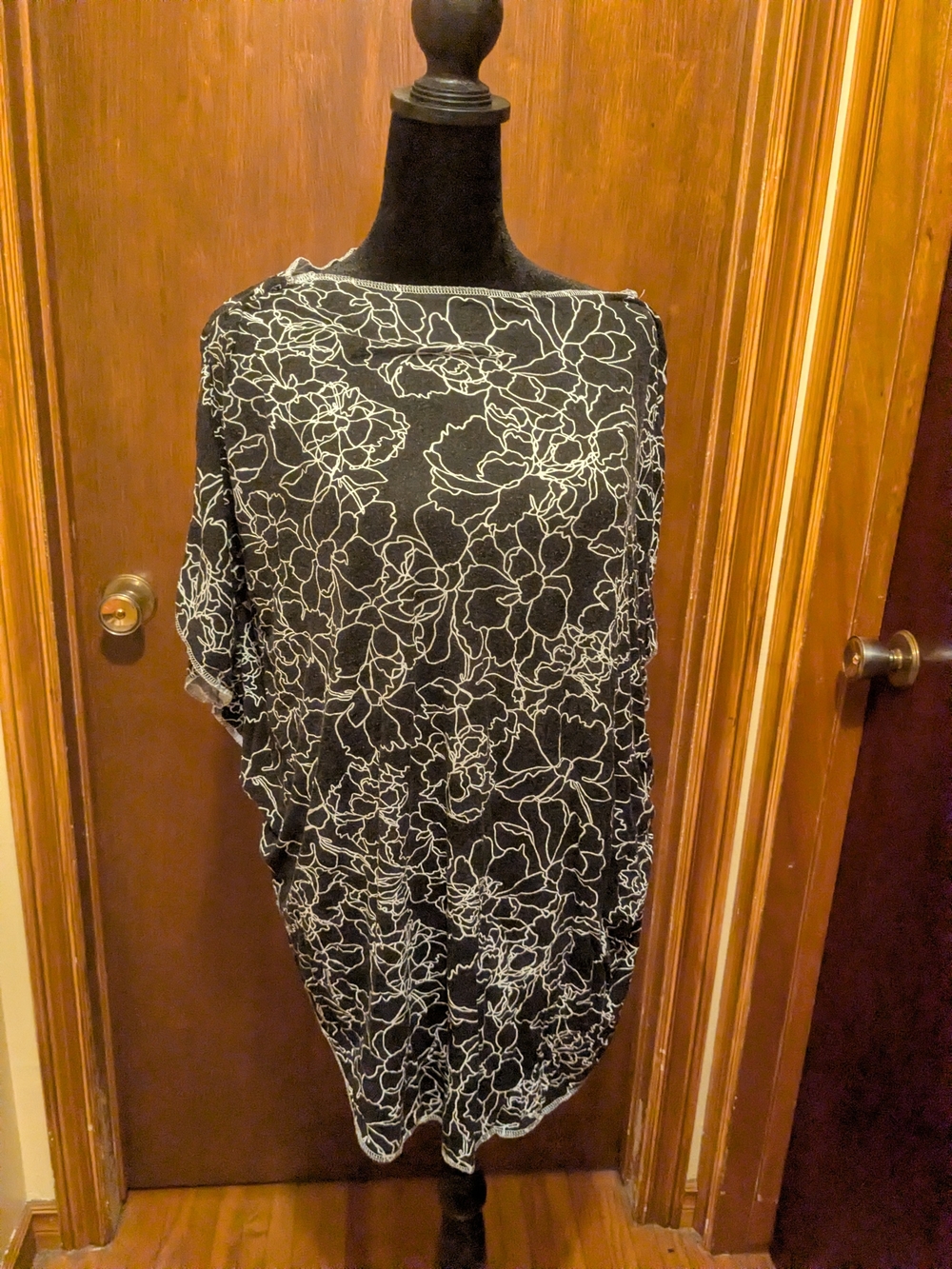 Black Floral Outline Women's Batwing Top